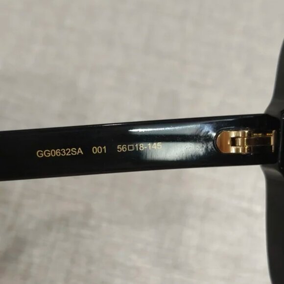 Gucci Oversized Square Black Sunglasses - Picture 6 of 7